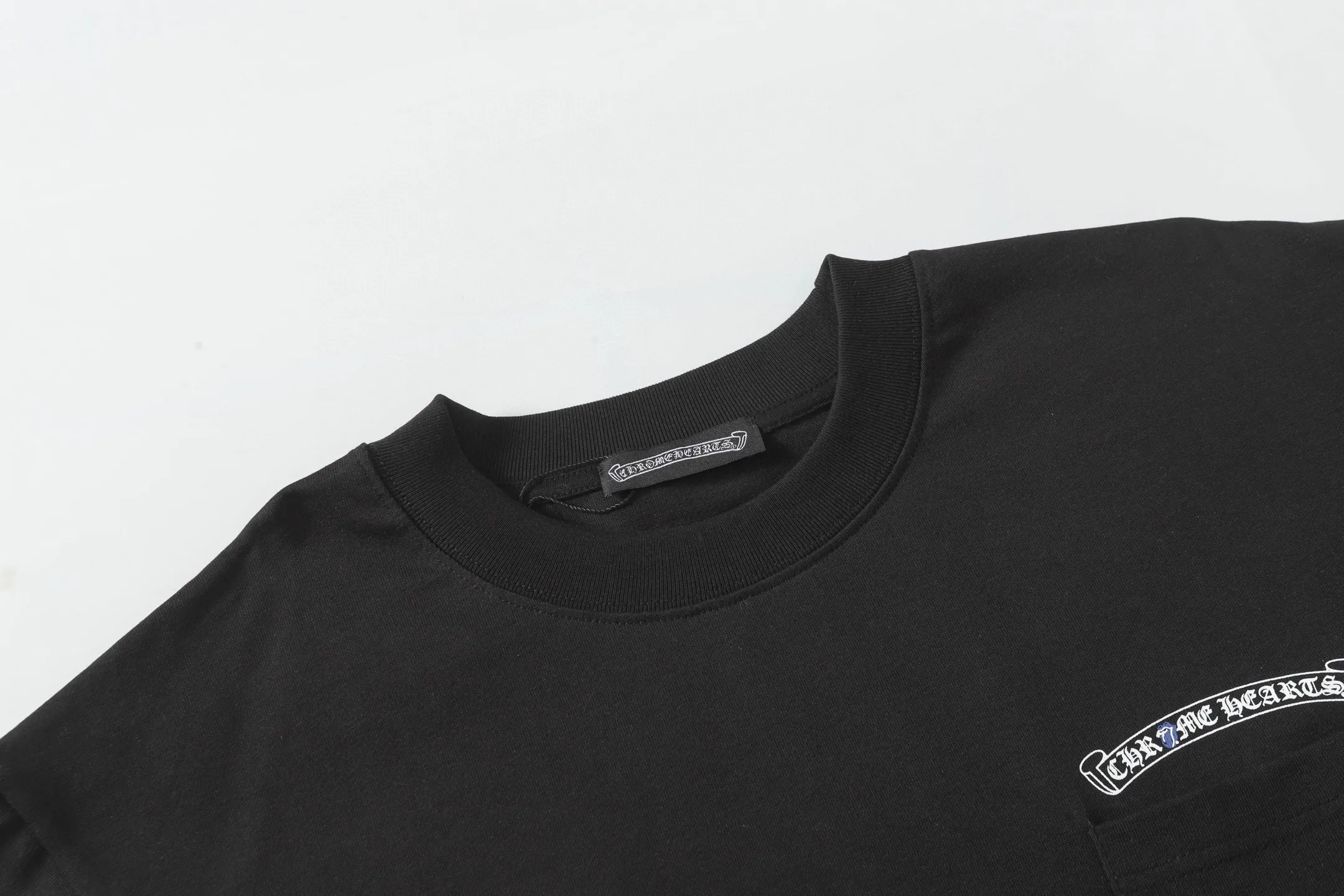 🅿️170 CH | Crow Heart Sanskrit Printed Letters T-shirt Short Sleeve Loose fit high-density knitting, fabric 280g double yarn, 1*1 double yarn thread, soft and comfortable feel, no deformation, os dropped shoulders loose fit, same style for men and women Color: Black White Size: XS-L